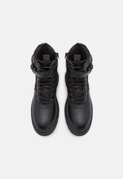 YOURTURN Stivaletti StringatiBlack Uomo Stivaletti/Stivali YO112K027-Q11 -Yourturn 0417ef092b67446c93883c243669ee48 scaled