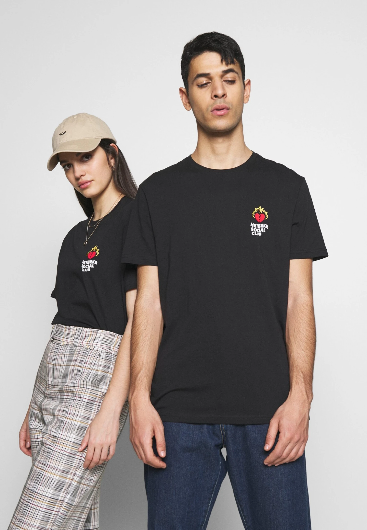 UnisexT-Shirt Con StampaBlack Uomo T-shirt e polo YO121002A-Q11 YOURTURN UnisexT-Shirt Con StampaBlack Uomo T-shirt E Polo YO121002A-Q11 -Yourturn 0ad7236025374860bfa7b1c505f83f89 scaled