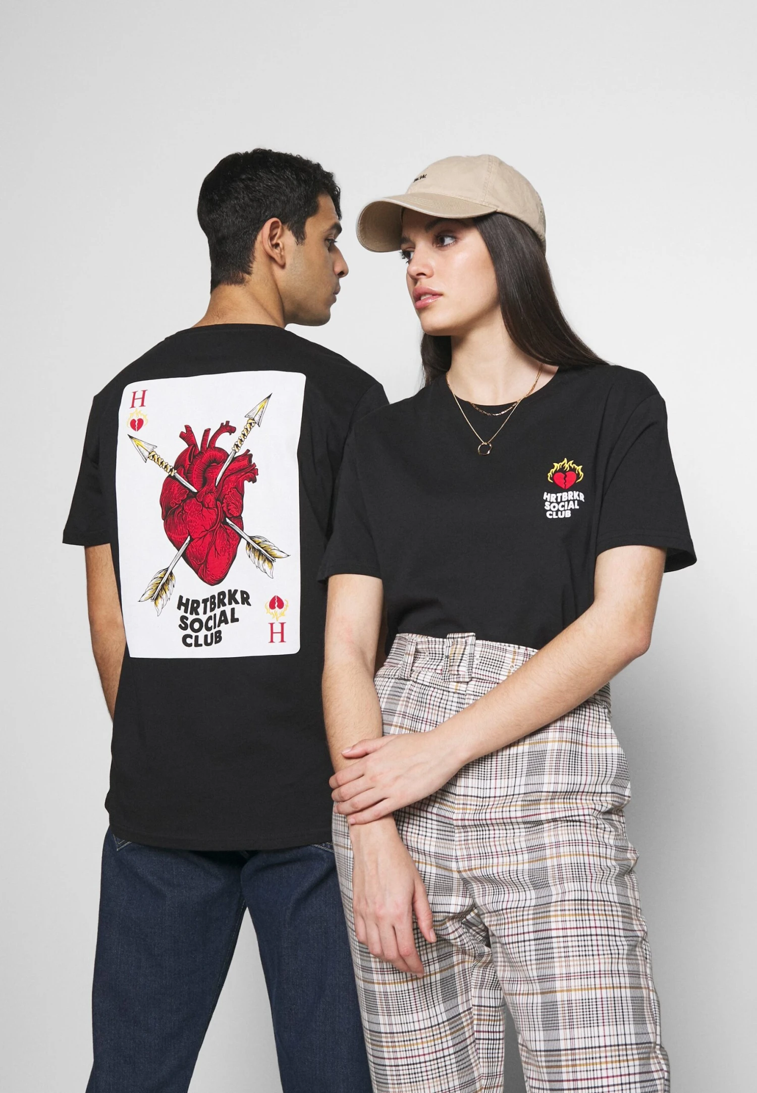 UnisexT-Shirt Con StampaBlack Uomo T-shirt e polo YO121002A-Q11 YOURTURN UnisexT-Shirt Con StampaBlack Uomo T-shirt E Polo YO121002A-Q11 -Yourturn 22d4fd7bf3f24bbd9b526244da7c5282 scaled