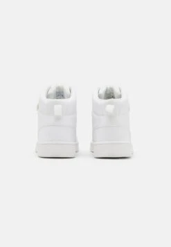 YOURTURN Unisex - Sneakers Alte - White -Yourturn 262ca9d4e1884ce095fa801a01e9e44d scaled