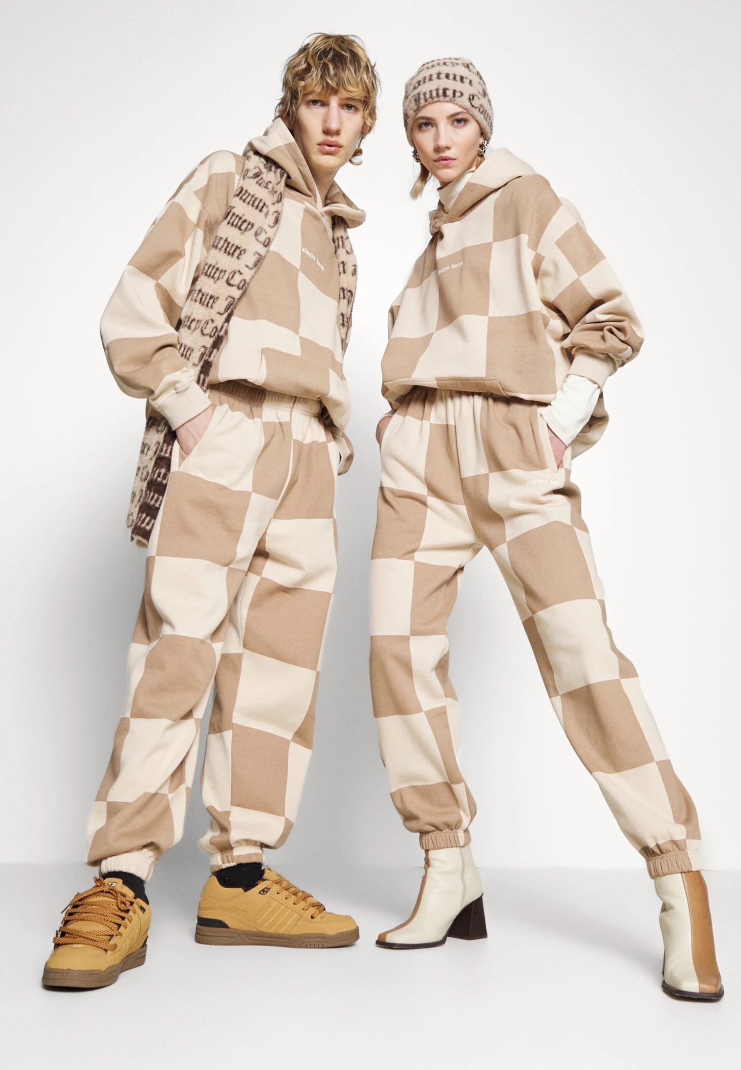 UnisexPantaloni SportiviBeige Uomo Pantaloni YO12100V4-B11 YOURTURN UnisexPantaloni SportiviBeige Uomo Pantaloni YO12100V4-B11 -Yourturn 2f48d23f3312422db61e596429ac6121 scaled