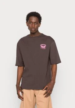 YOURTURN Nostalgia Future Tee UnisexT-Shirt Con StampaBrown Uomo T-shirt E Polo YO12100M4-O11 -Yourturn 36f7e96f8ea14564abd417ba45e7ff27 scaled