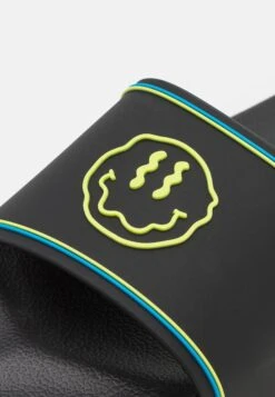 YOURTURN CiabattineBlack Uomo Scarpe Aperte YO112G00E-Q11 -Yourturn 4395714fece14e6f95b762662c9c71e6 scaled