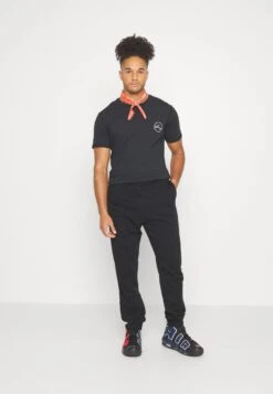 YOURTURN UnisexPantaloni SportiviBlack Uomo Pantaloni YO12100PV-Q11 4 YOURTURN UnisexPantaloni SportiviBlack Uomo Pantaloni YO12100PV-Q11 -Yourturn 4726d7ee4d5647f8a5f5c8ffe5554ff0 scaled