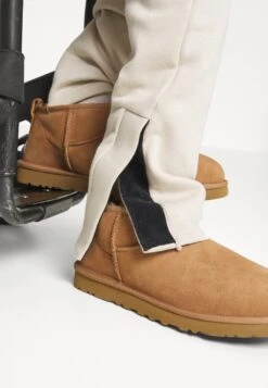 YOURTURN Pantaloni SportiviBeige Uomo Pantaloni YO122E03P-B11 -Yourturn 69c2242cbc97415d9dde6d9d54f6d644 scaled