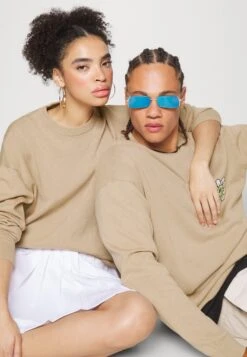 YOURTURN Crewneck With A FlowerMaglioneBeige Uomo Maglieria YO12100PZ-B11 -Yourturn 719c98c1ebea493ba8f7fa6cb3bf6c53 scaled