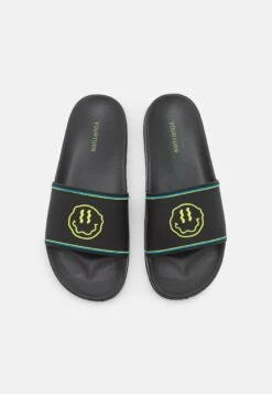 YOURTURN CiabattineBlack Uomo Scarpe Aperte YO112G00E-Q11 -Yourturn 7eade9c49b4e4fa7ae6bce196e30821a scaled