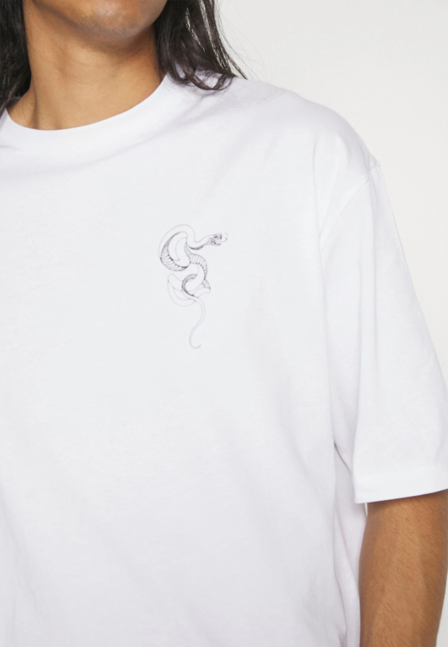 UnisexT-Shirt Con StampaWhite Uomo T-shirt e polo YO121012U-A11 YOURTURN UnisexT-Shirt Con StampaWhite Uomo T-shirt E Polo YO121012U-A11 -Yourturn 819c87dbd1d34be1b8b1cb8174deb8af scaled