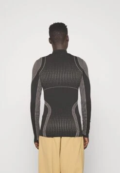 YOURTURN Jaquard Sports UnisexMaglietta A Manica LungaBlack Uomo T-shirt E Polo YO121015P-Q11 2 YOURTURN Jaquard Sports UnisexMaglietta A Manica LungaBlack Uomo T-shirt E Polo YO121015P-Q11 -Yourturn 8a47368f133d457f909eb8041ff477ad scaled