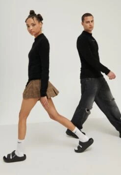 YOURTURN UnisexMaglioneBlack Uomo Maglieria YO122Q056-Q11 -Yourturn a6846ae756f2423381752257c483fc75 scaled