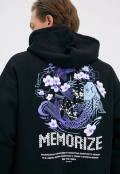 YOURTURN FelpaBlack Uomo Maglieria E Felpe YO121017H-Q11 -Yourturn a76fa7c1955e419c9f6aa106cbd9dea3 scaled