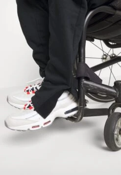 YOURTURN Pantaloni SportiviBlack Uomo Pantaloni Sportivi E Joggers YO122E03P-Q11 -Yourturn baaaa6b448254221ae08f8065be27a64 scaled