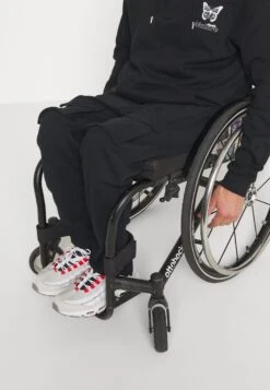 YOURTURN Pantaloni SportiviBlack Uomo Pantaloni Sportivi E Joggers YO122E03P-Q11 -Yourturn c4a580a9510640b78e59f6e02ac5102c scaled