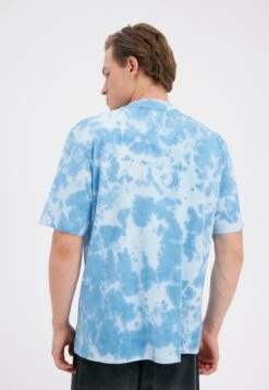 YOURTURN UnisexT-Shirt Con StampaBlue Uomo T-shirt E Polo YO122O0SR-K11 2 YOURTURN UnisexT-Shirt Con StampaBlue Uomo T-shirt E Polo YO122O0SR-K11 -Yourturn c6fd782e4cd64f70a7c164d88e974cd8 scaled