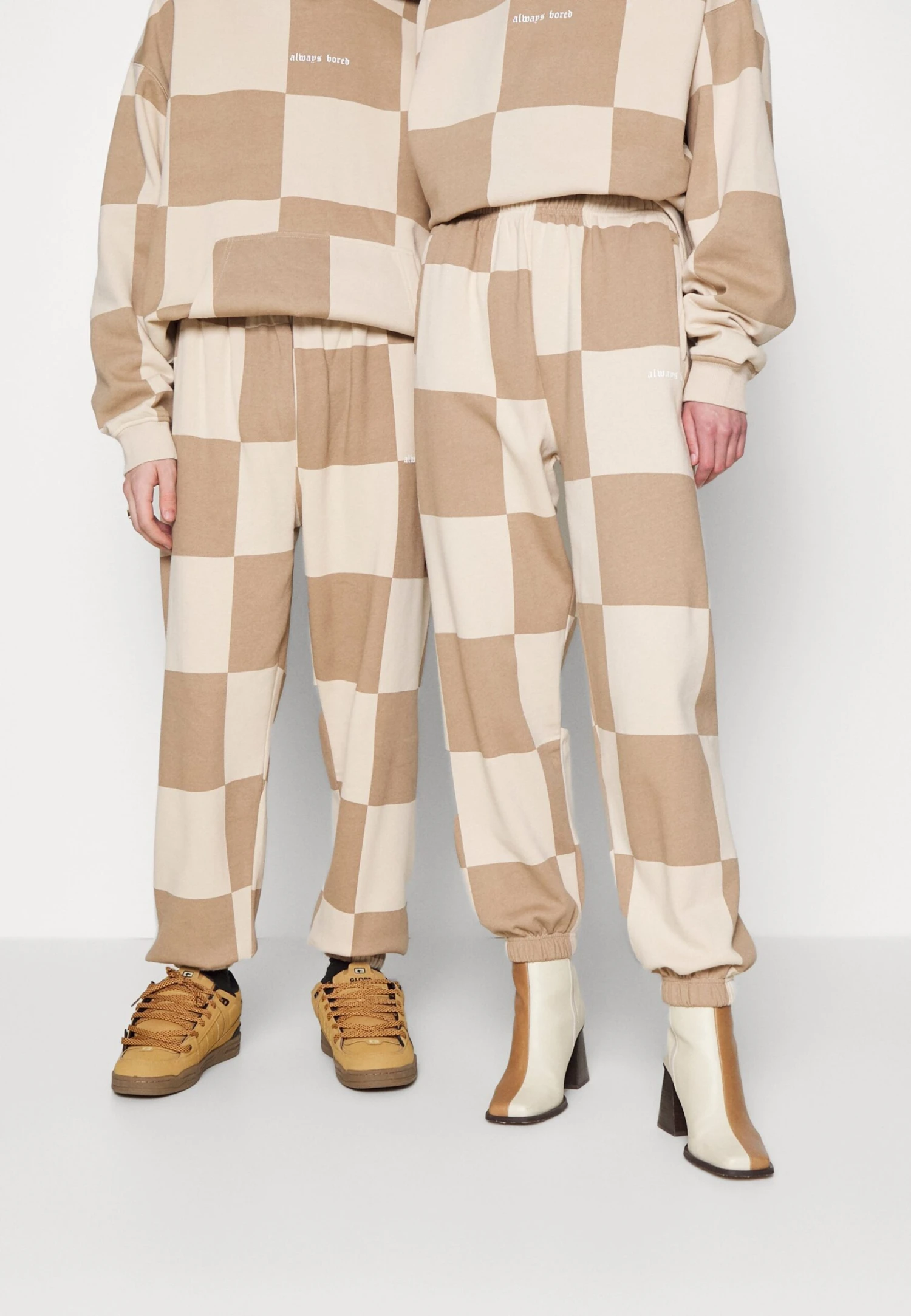 UnisexPantaloni SportiviBeige Uomo Pantaloni YO12100V4-B11 YOURTURN UnisexPantaloni SportiviBeige Uomo Pantaloni YO12100V4-B11 -Yourturn d17f9076c6654469ac5e57d2852f2777 scaled