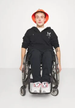 YOURTURN Pantaloni SportiviBlack Uomo Pantaloni Sportivi E Joggers YO122E03P-Q11 -Yourturn dcc609676a1046ed8151d1df240c131c scaled