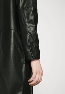 Phluid Project X YourturnCappotto CortoBlack Uomo Cappotti YO122T03Q-Q11 -Yourturn f239a643294c44228a78519023b4545b scaled