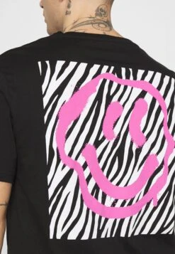 YOURTURN T-Shirt Con StampaBlack Uomo T-shirt E Polo YO121002E-Q11 -Yourturn f3925d313dac4daa8918c2c1b5ec3dc5 scaled