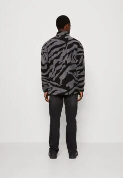 YOURTURN UnisexGiacca In PileGrey Uomo Maglieria E Felpe YO12100VD-C11 -Yourturn fb0a0ae1914e4939bc76695f0267d638 scaled